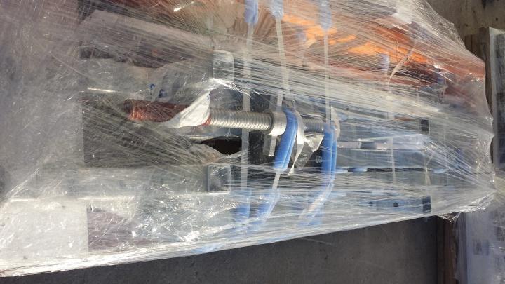 Ber sous film plastique protecteur avant livraison